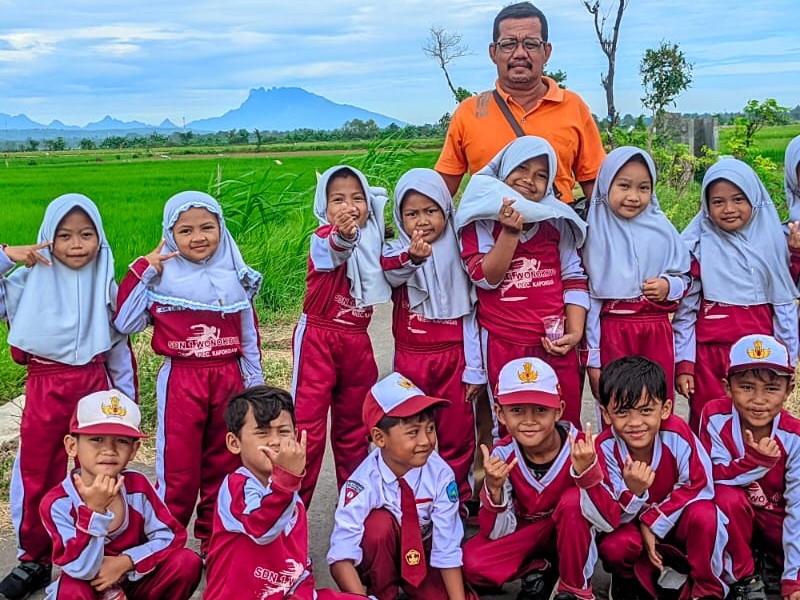 Belajar Lebih Dekat Dengan Alam